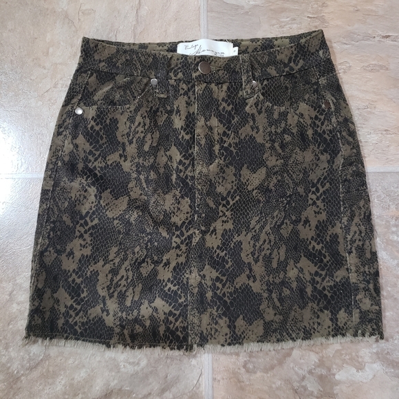 Vintage Havana Dresses & Skirts - Vintage Havana mini skirt